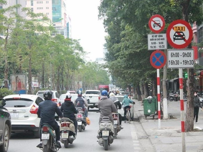 Hà Nội sẽ chính thức cấm Uber, Grab hoạt động trên 11 tuyến phố nào?