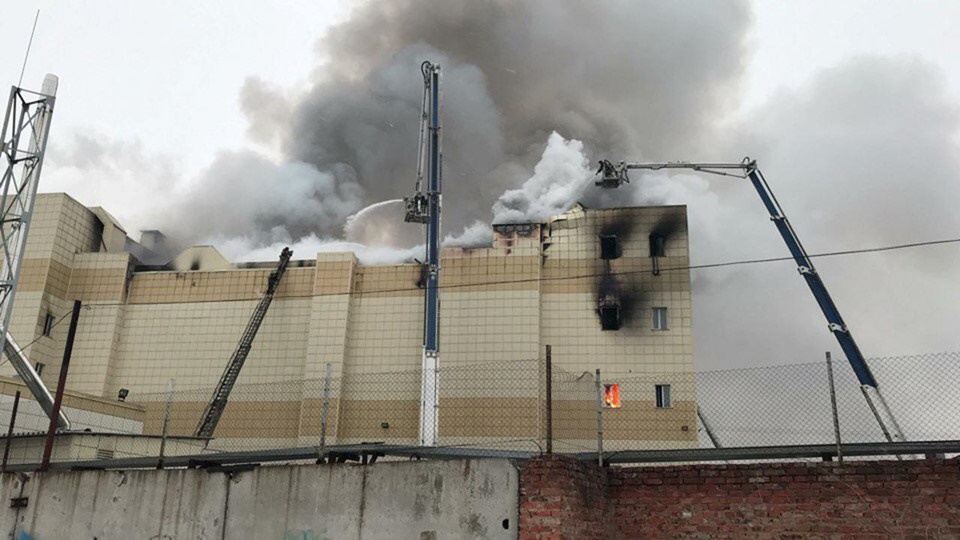 Cháy trung tâm thương mại Nga: Số người chết đã lên tới 53 người