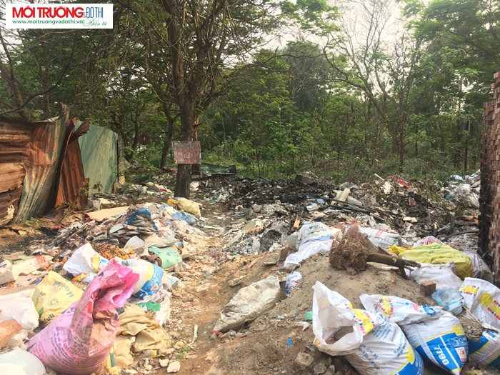 Hà Nội: Rác thải ngập tràn, ý thức công dân và trách nhiệm của chính quyền