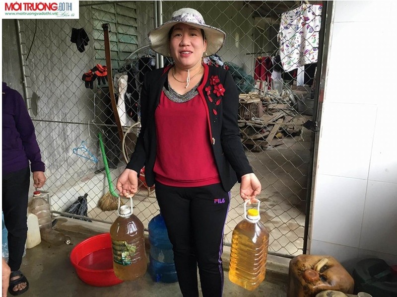 Hà Tĩnh: Kì lạ nước giếng bỗng biến thành dầu hỏa sau trận mưa lớn