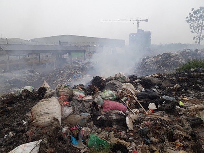 Tin môi trường ngày 9/4: “Lô cốt rác thải” đe dọa khu dân cư