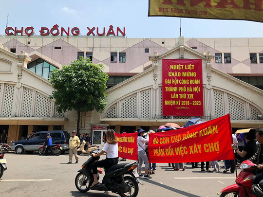 Tiểu thương phản đối xây chợ Đồng Xuân thành trung tâm thương mại