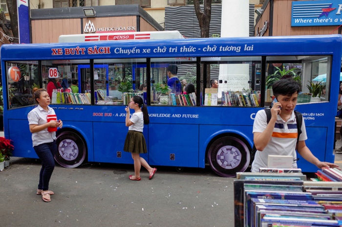 Tin đô thị ngày 21/4: Độc đáo mô hình xe buýt sách ở Sài Gòn