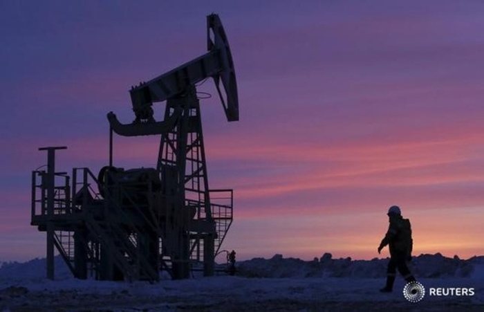 Giá xăng dầu hôm nay 26/4: Tụt nhẹ vì bất ổn Iran