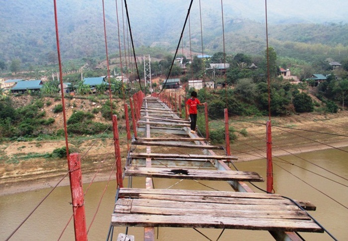Thanh Hóa: Chi hàng trăm triệu đồng để phá dỡ cầu treo 'tử thần'