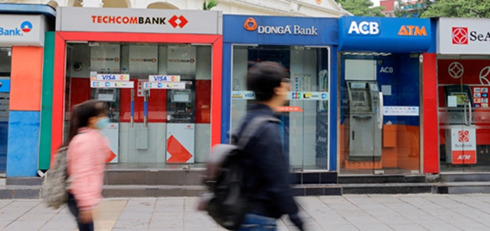 Ngân hàng Nhà nước chỉ đạo dừng tăng phí ATM