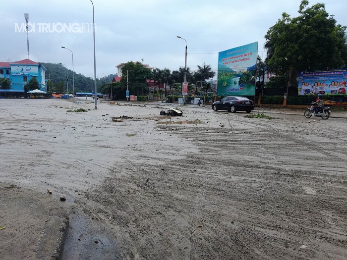 Thành phố Bắc Kạn ngập sâu, bị cô lập sau mưa lớn