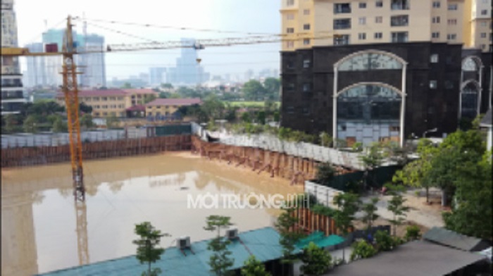 Sau cơn mưa lớn ở Hà Nội: Lộ 'hố tử thần' tại dự án MHD Trung Văn