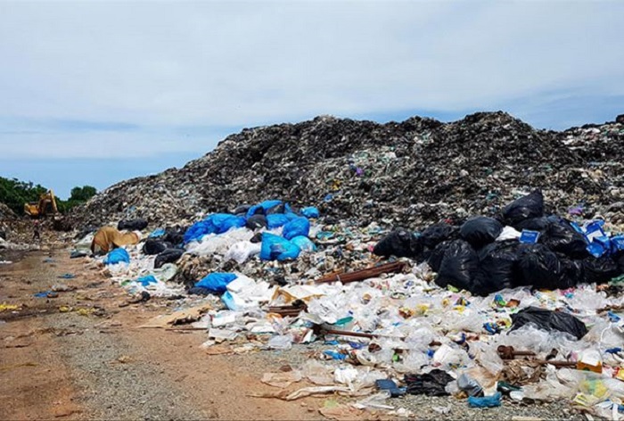 Núi rác thải ở đảo Phú Quốc
