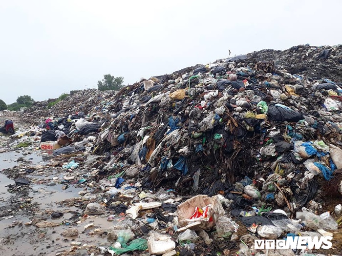 Phận người bới rác tìm tiền ở đảo ngọc Phú Quốc