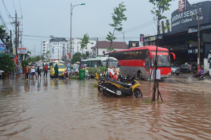 Lấp suối xây nhà, Phú Quốc ngập nặng
