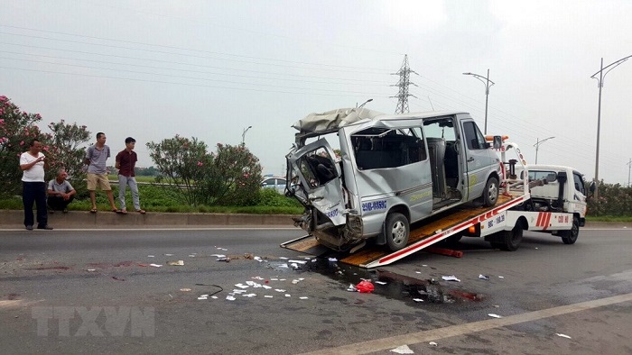 Tai nạn thảm khốc trên cao tốc Hà Nội - Bắc Giang, 2 người chết