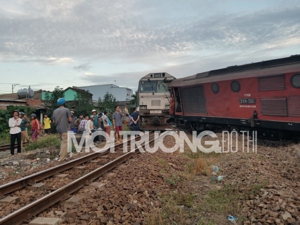 Vụ 2 tàu hoả tông nhau ở Quảng Nam: Tạm đình chỉ trưởng ga Núi Thành