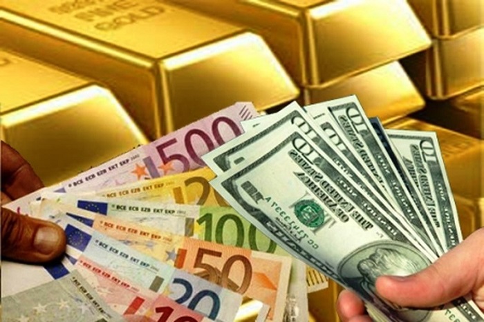 Giá vàng hôm nay 30/5: USD lập đỉnh mới, vàng chạm đáy