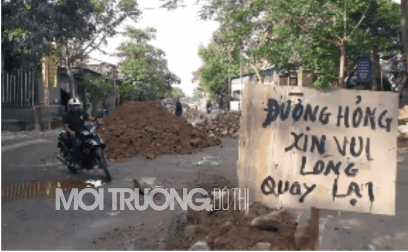 Nghệ An: Dân bức xúc đổ đất đá chặn xe phá nát con đường cửa ngõ