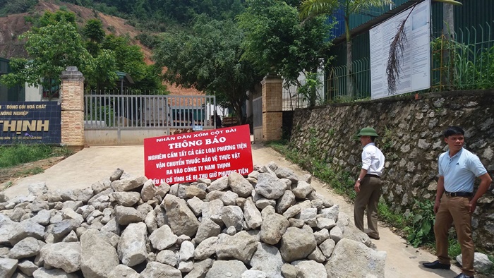 Tin môi trường 5/6: Dân chặn cổng Cty vì nghi DN xả thuốc trừ sâu
