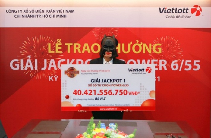 Nữ nhân viên ngân hàng lĩnh giải Jackpot 1 Vietlott hơn 40 tỷ đồng