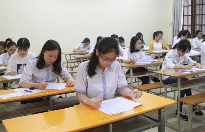 Thi tuyển sinh lớp 10 tại Hà Nội: Đề không khó, vẫn thấp thỏm lo