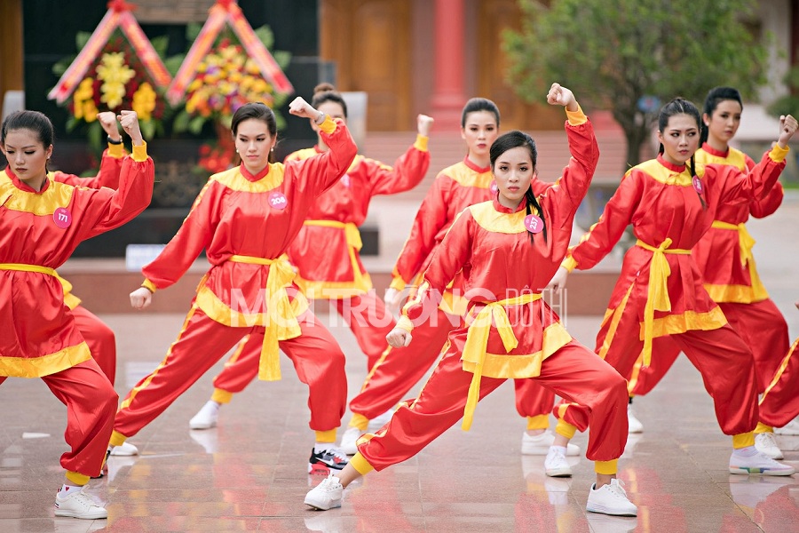 Ngắm thí sinh Hoa hậu Việt Nam hào hứng múa võ cổ truyền ở Bình Định
