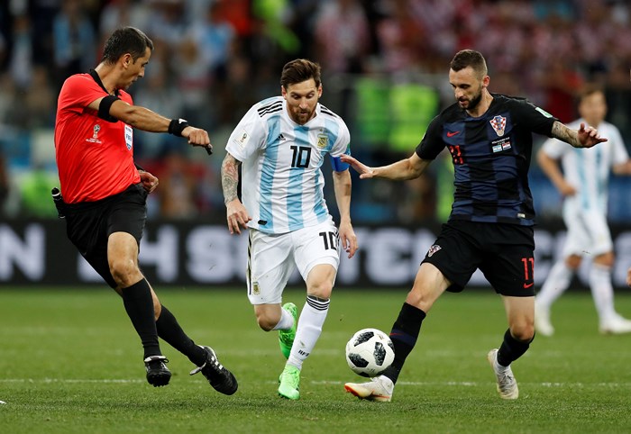 Cửa đi tiếp của Messi và Argentina phụ thuộc vào... đối thủ