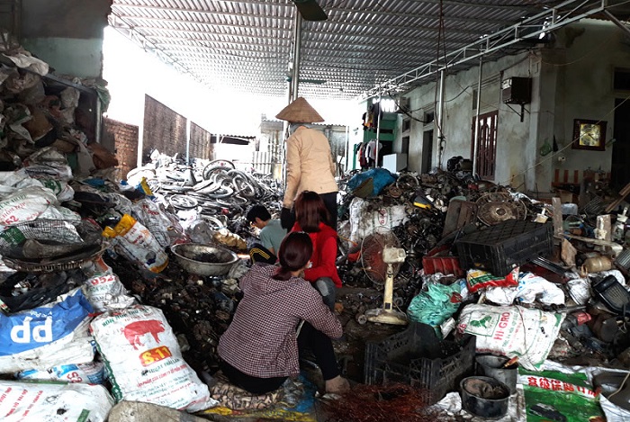 Nan giải xử lý rác thải làng nghề