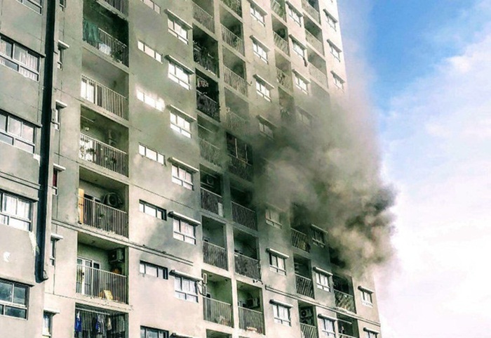 TP HCM: Cháy chung cư I-Home, hàng trăm người tháo chạy tán loạn