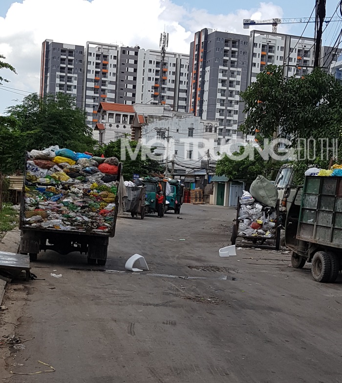 TP.HCM: Những bất cập tại trạm trung chuyển rác trên đường Thủy Lợi