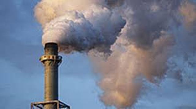 Thải khí thải vượt thông số môi trường bị xử phạt thế nào?