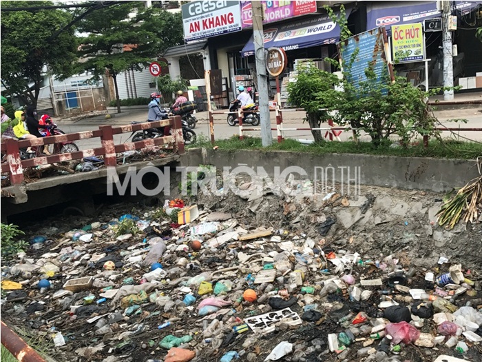 Quận Tân Phú (TP.HCM): Người dân sống trong ô nhiễm