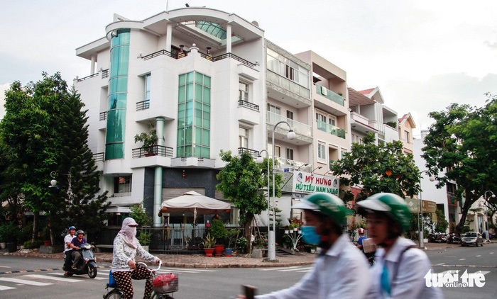 Mùi hôi lại “tấn công” đô thị Nam Sài Gòn