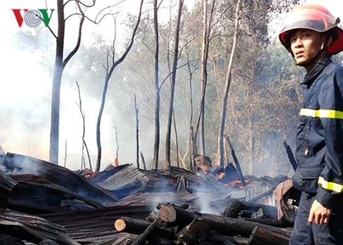 “Bà hỏa” thiêu rụi gần 70m3 gỗ ở Gia Lai