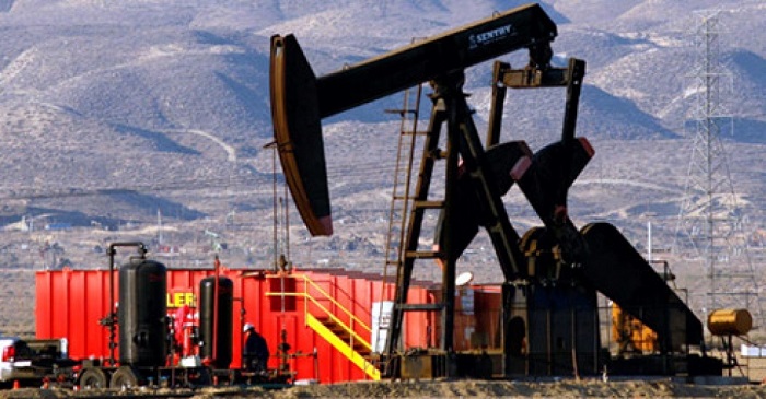Giá xăng dầu hôm nay 3/7: Lo ngại nguồn cung tăng, giá dầu đi ngang