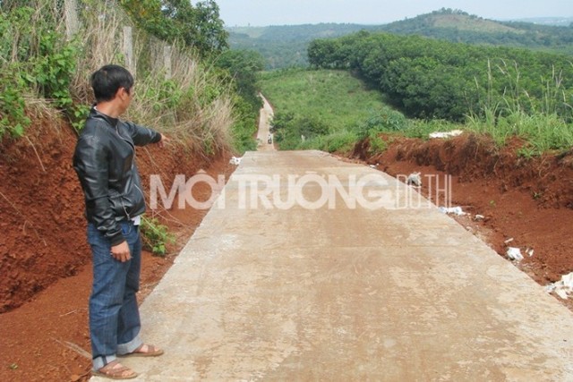 Đắk Nông: Xã khẳng định có tiêu cực trong việc làm đường tại thôn 6