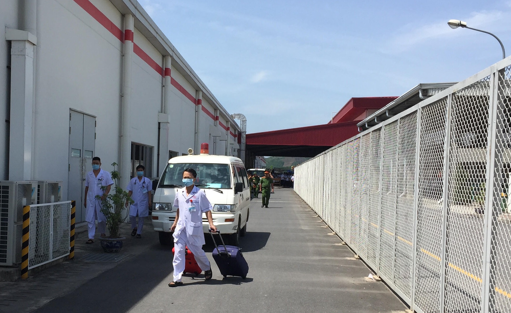 Hàng chục công nhân của Cty Yazaki Đông Mai ngất xỉu bất thường