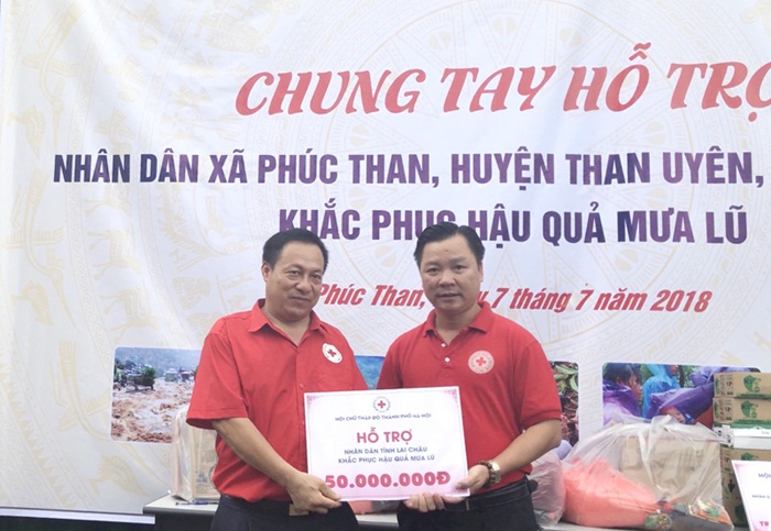 Hội Chữ thập đỏ Hà Nội hỗ trợ người dân vùng lũ Lai Châu