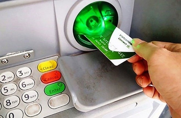 Loạt ngân hàng lớn đồng loạt tăng phí ATM