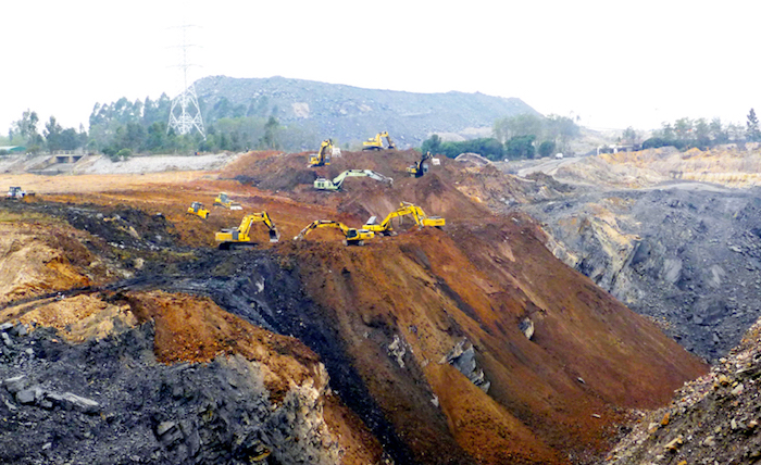 Quảng Ninh: Doanh nghiệp vận chuyển đá, xít thải gây ô nhiễm
