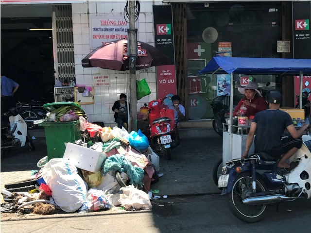 Thành phố Quảng Ngãi: Đi đâu cũng thấy rác thải!