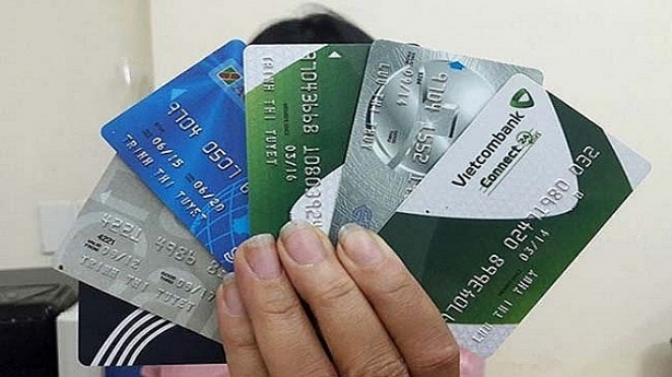 Vietcombank dừng việc tăng biểu phí dịch vụ thẻ khi bị ‘tuýt còi'