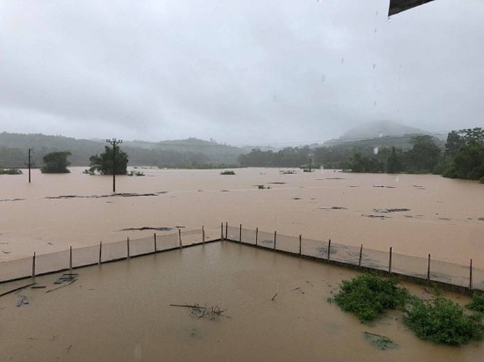 Lào Cai: Mưa lũ gây ngập lụt đến tận nóc nhà nhiều hộ dân