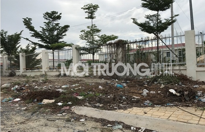 Khánh Hòa: Bãi giữ xe hay bãi rác?