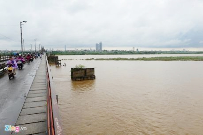 Mực nước sông Hồng ở Hà Nội sẽ lên nhanh, cảnh báo nguy cơ ngập lụt
