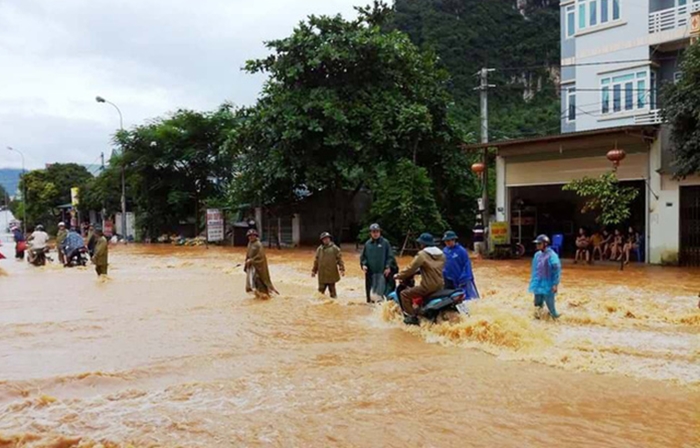 Hòa Bình: Quốc lộ 6 bị “chặt khúc” vì mưa lũ