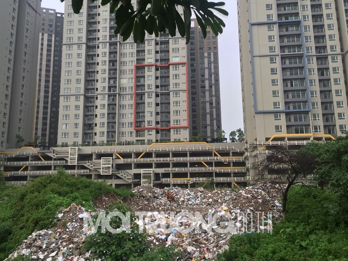 Sẽ xử phạt các DN đổ trộm chất thải tại khu Ao Bún phường Trung Văn