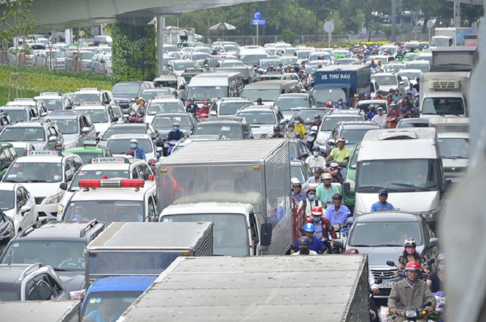 TP HCM tăng thời gian cấm xe tải vào nội đô, giảm ùn tắc