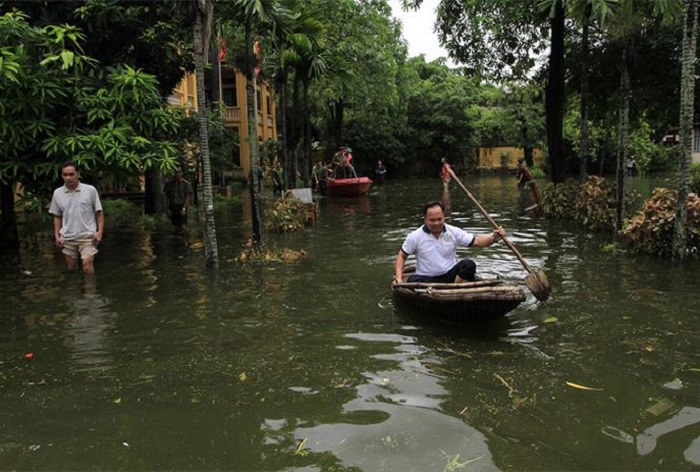 Hậu ngập lụt ở Hà Nội: Ô nhiễm, bệnh tật