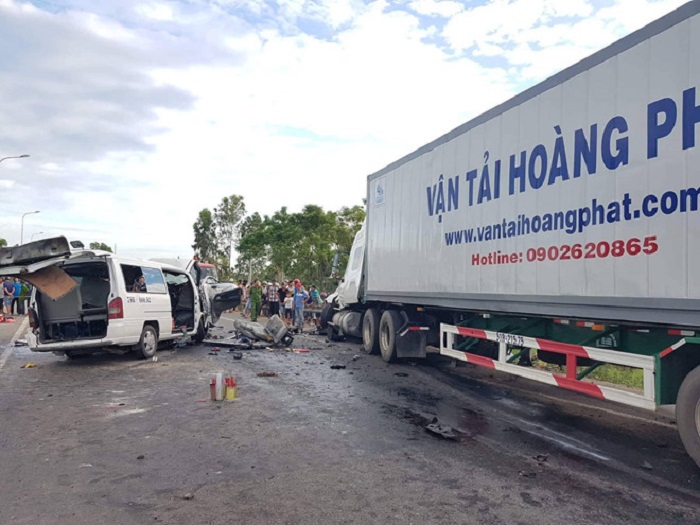 Tin mới vụ tai nạn xe rước dâu làm 13 người chết ở Quảng Nam