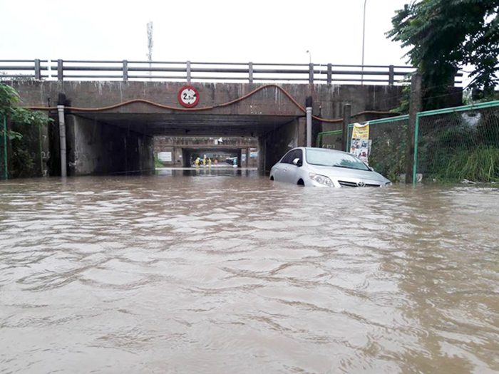 Nhiều khu đô thị quanh đại lộ Thăng Long “cứ mưa là ngập”