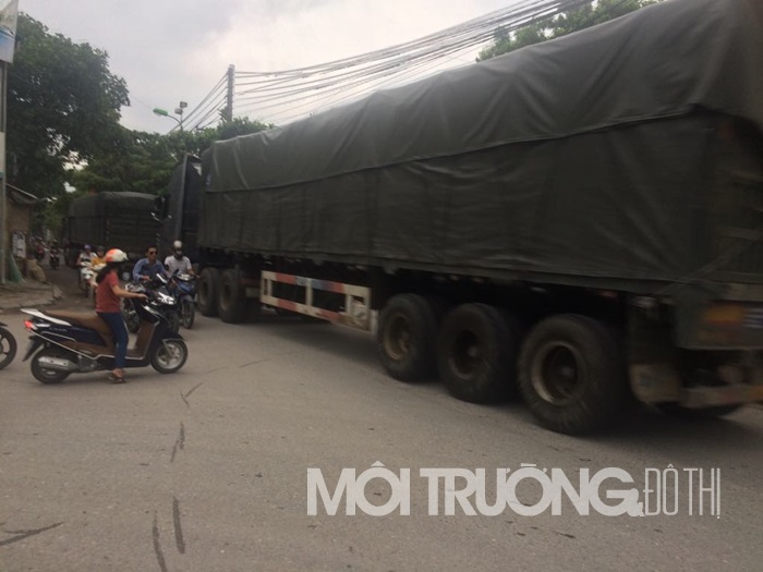 Xử phạt nhiều xe quá tải oanh tạc đường Hoàng Tăng Bí