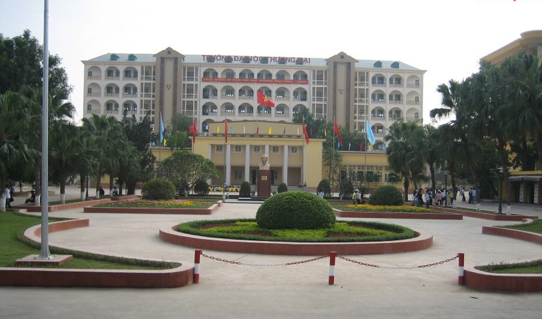 Đại học Thương Mại công bố điểm chuẩn trúng tuyển năm 2018